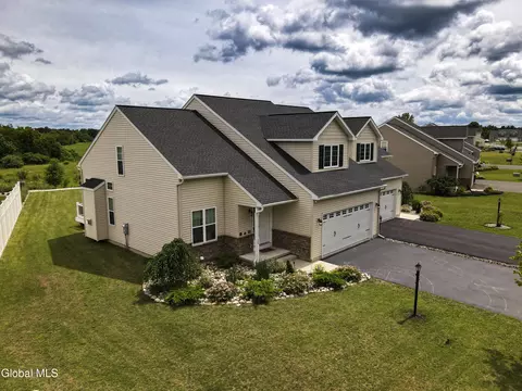 36 Chip Shot Way, Mechanicville, NY 12118