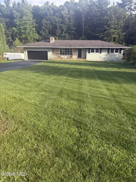 282 Washington St, Saratoga Springs, NY 12866