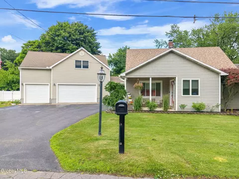 1146 Dunnsville Rd, Schenectady, NY 12306