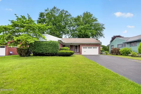 30 Colonial Ave, Albany, NY 12203