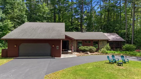 19 Birch Dr, Bolton, NY 12824