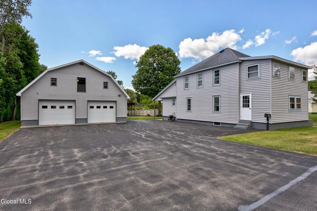 12 White St, Corinth, NY 12822