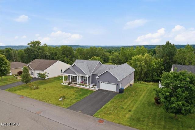 41 Gurba Dr, Stillwater, NY 12170