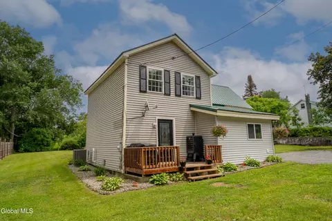 462 County Highway 122, Gloversville, NY 12078