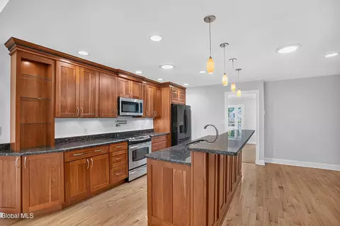 Kitchen - 90 Elsmere Ave, Delmar, NY 12054 photo 5 of 9