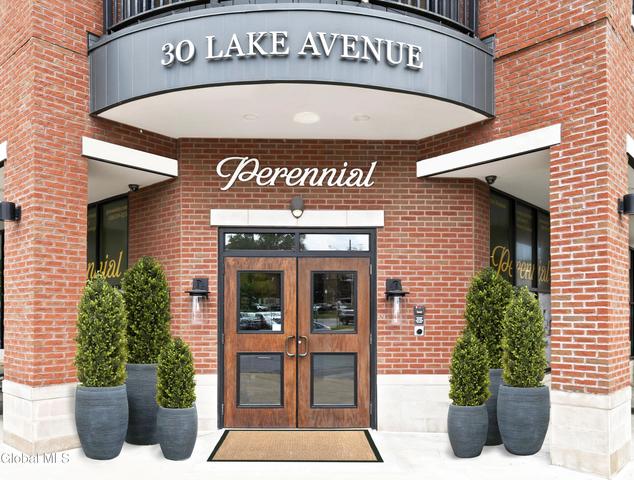 30 Lake Ave #212, Saratoga Springs, NY 12866