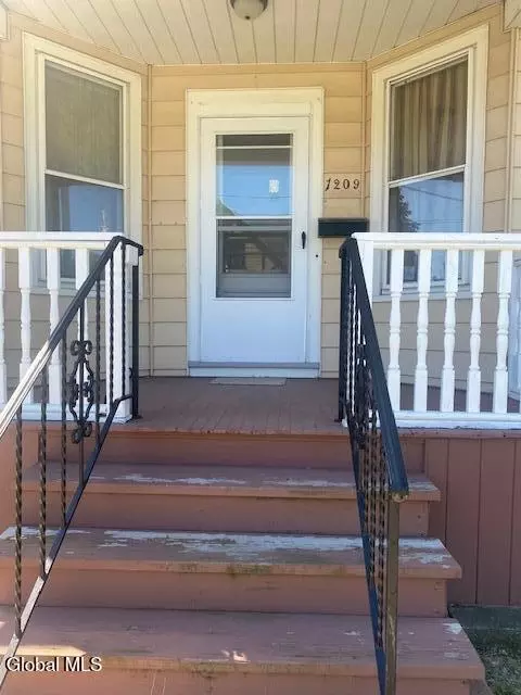 1209 3rd Ave, Schenectady, NY 12303 photo 4