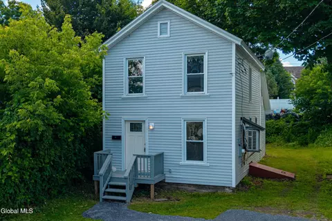 10 Factory St, Granville, NY 12832