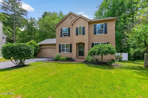 35 Commons Blvd, Halfmoon, NY 12065