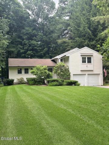 4 Woodlake Dr, Wilton, NY 12831