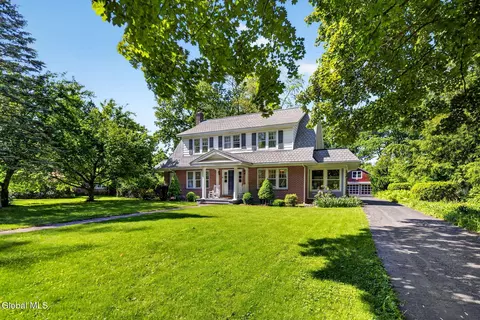 31 Sunnyside Rd, Scotia, NY 12302