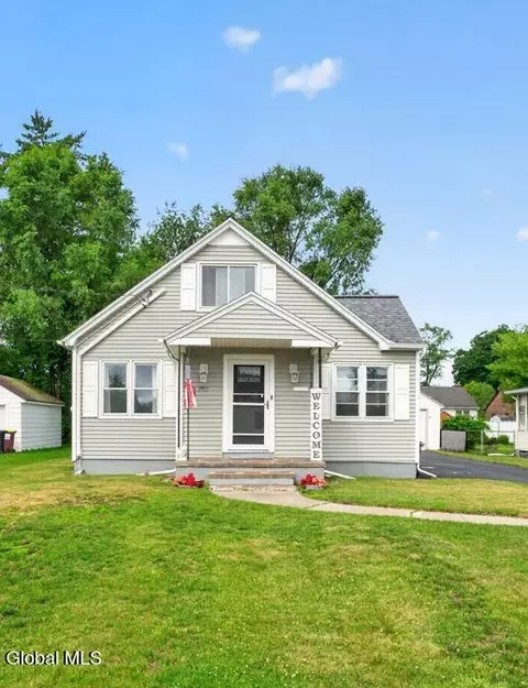 2015 Ferguson St, Schenectady, NY 12303