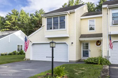 4 North Ct, Queensbury, NY 12804