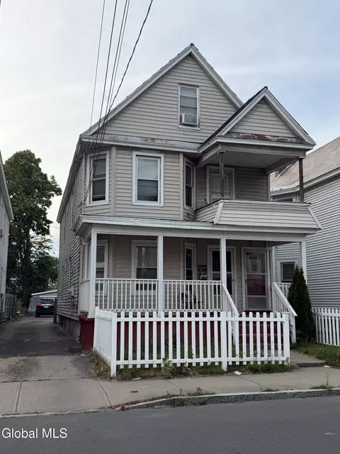 131 Furman St, Schenectady, NY 12304