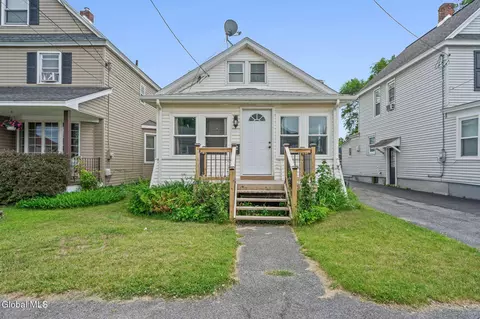 2726 Denver Ave, Schenectady, NY 12306