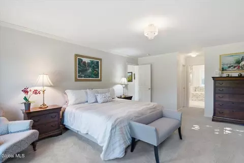 Bedroom - 27 Mosall Dr, Slingerlands, NY 12159 photo 2 of 7