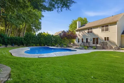 Exterior - 27 Mosall Dr, Slingerlands, NY 12159 photo 7 of 15