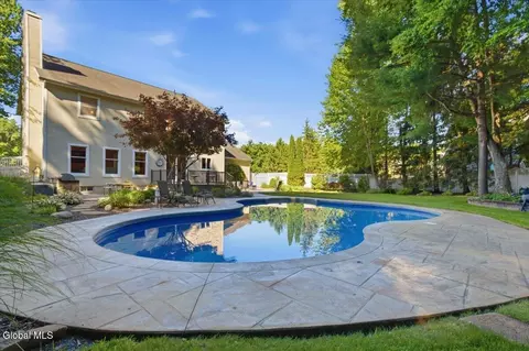 Exterior - 27 Mosall Dr, Slingerlands, NY 12159 photo 6 of 15
