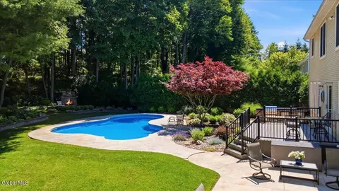 Exterior - 27 Mosall Dr, Slingerlands, NY 12159 photo 8 of 15