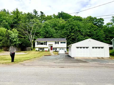 10 Williams St, Wynantskill, NY 12198