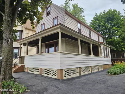 8 Schonowee Ave, Scotia, NY 12302