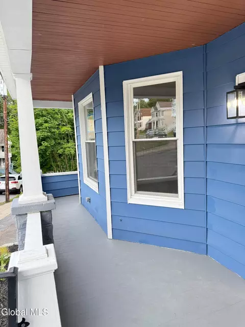 Exterior - 12 Lomasney Ave, Schenectady, NY 12308 photo 3 of 11