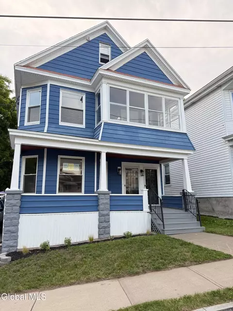 12 Lomasney Ave, Schenectady, NY 12308