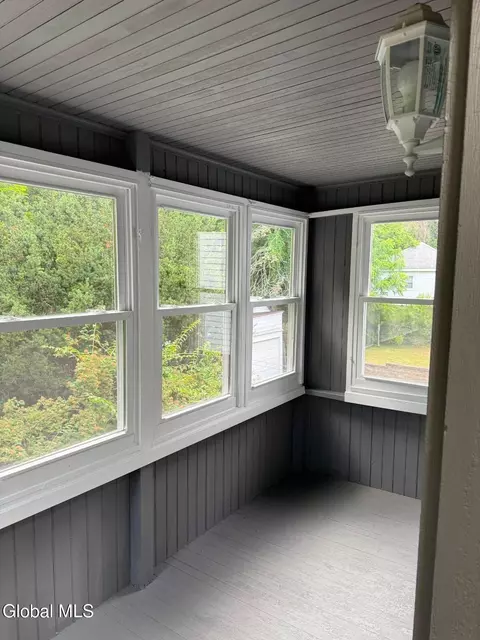 Exterior - 12 Lomasney Ave, Schenectady, NY 12308 photo 7 of 11