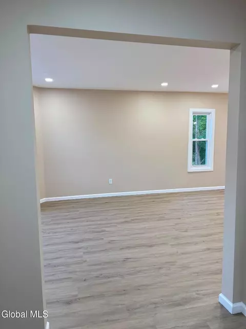 Living - 12 Lomasney Ave, Schenectady, NY 12308 photo 3 of 4