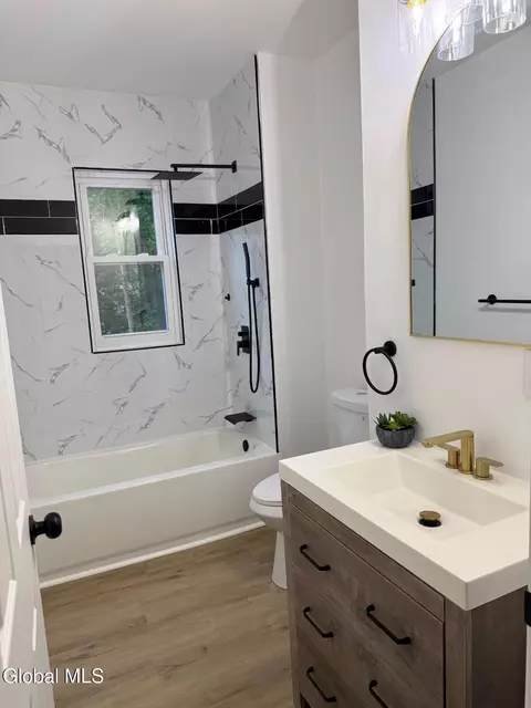 Bath - 12 Lomasney Ave, Schenectady, NY 12308 photo 3 of 3