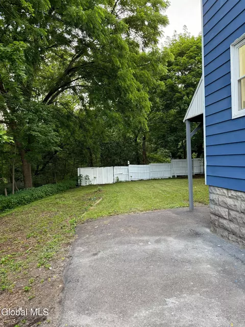 Exterior - 12 Lomasney Ave, Schenectady, NY 12308 photo 4 of 11