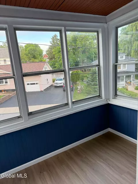 Exterior - 12 Lomasney Ave, Schenectady, NY 12308 photo 6 of 11