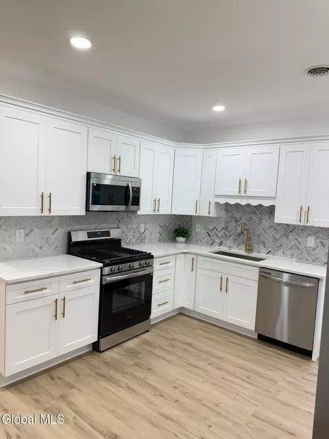 Kitchen - 12 Lomasney Ave, Schenectady, NY 12308 photo 4 of 7