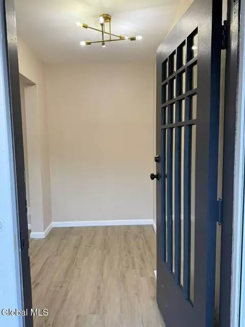 Entry Way - 12 Lomasney Ave, Schenectady, NY 12308 photo 1 of 10