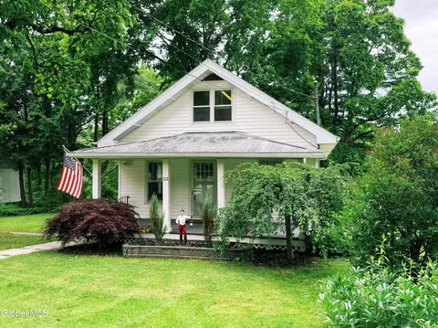 23 Hill St, Alplaus, NY 12008
