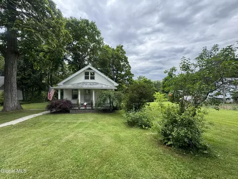 23 Hill St, Alplaus, NY 12008
