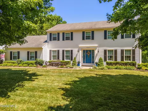 607 Salvia Ln, Schenectady, NY 12303