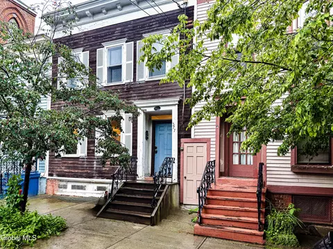 377 Hamilton St, Albany, NY 12210