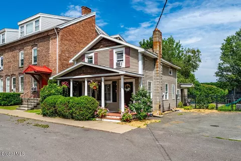 64 East St, Schaghticoke, NY 12154