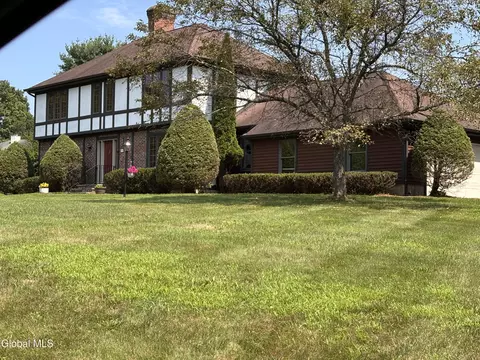 20 Butternut Hill Dr, Queensbury, NY 12804