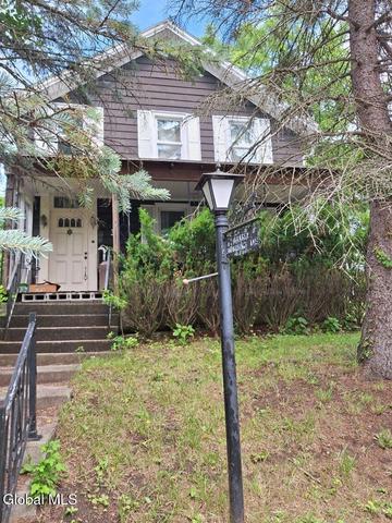 3 Billings Ave, Troy, NY 12180