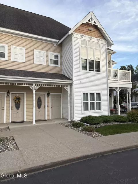 806 Heather Ln, Altamont, NY 12009