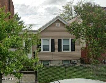 397 2nd St, Troy, NY 12180