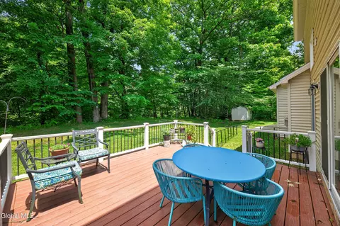Exterior - 26 Hedgerose Ln, Delmar, NY 12054 photo 8 of 9