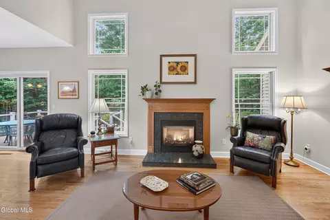 Living - 26 Hedgerose Ln, Delmar, NY 12054 photo 4 of 5