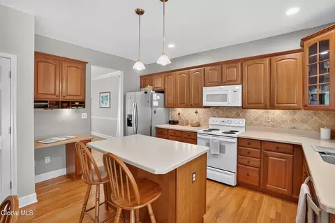 Kitchen - 26 Hedgerose Ln, Delmar, NY 12054 photo 1 of 4