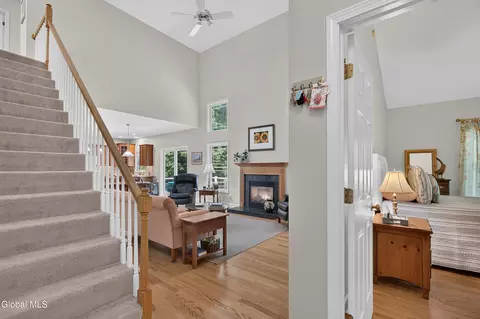 Entry Way - 26 Hedgerose Ln, Delmar, NY 12054 photo 5 of 7