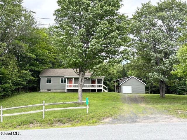 31 Chaisson Rd, Newcomb, NY 12852