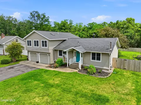 132 Spring Rd, Glenville, NY 12302