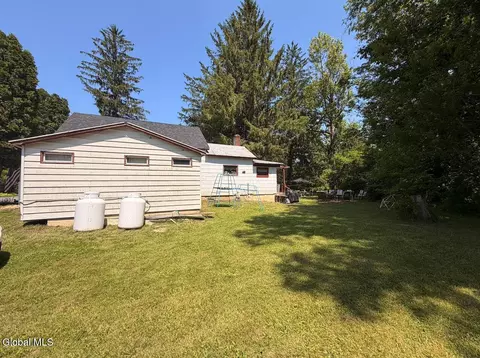 206 Rural Grove Rd, Sprakers, NY 12166 photo 3